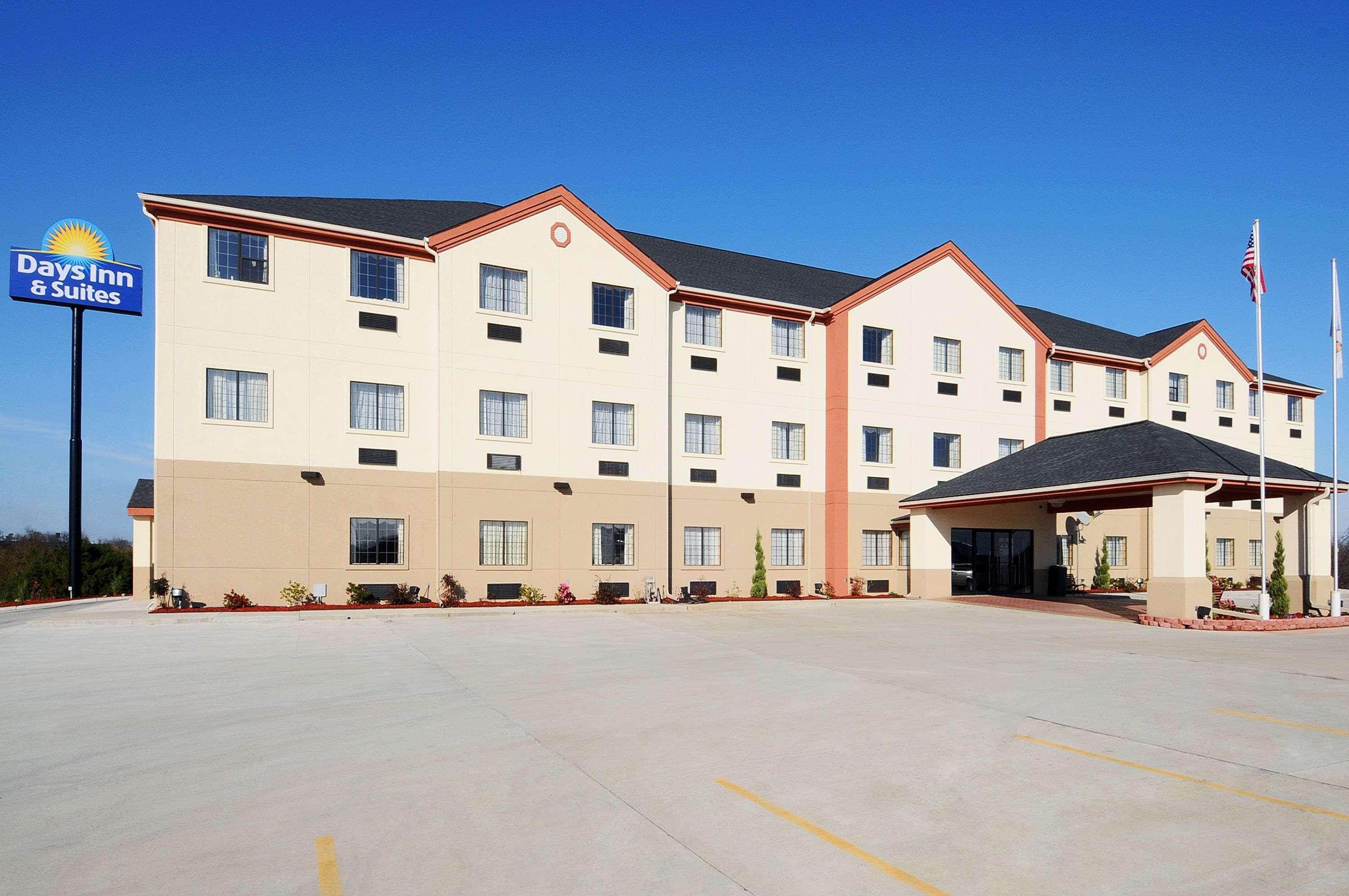 Quality Inn & Suites Mcalester Exterior photo