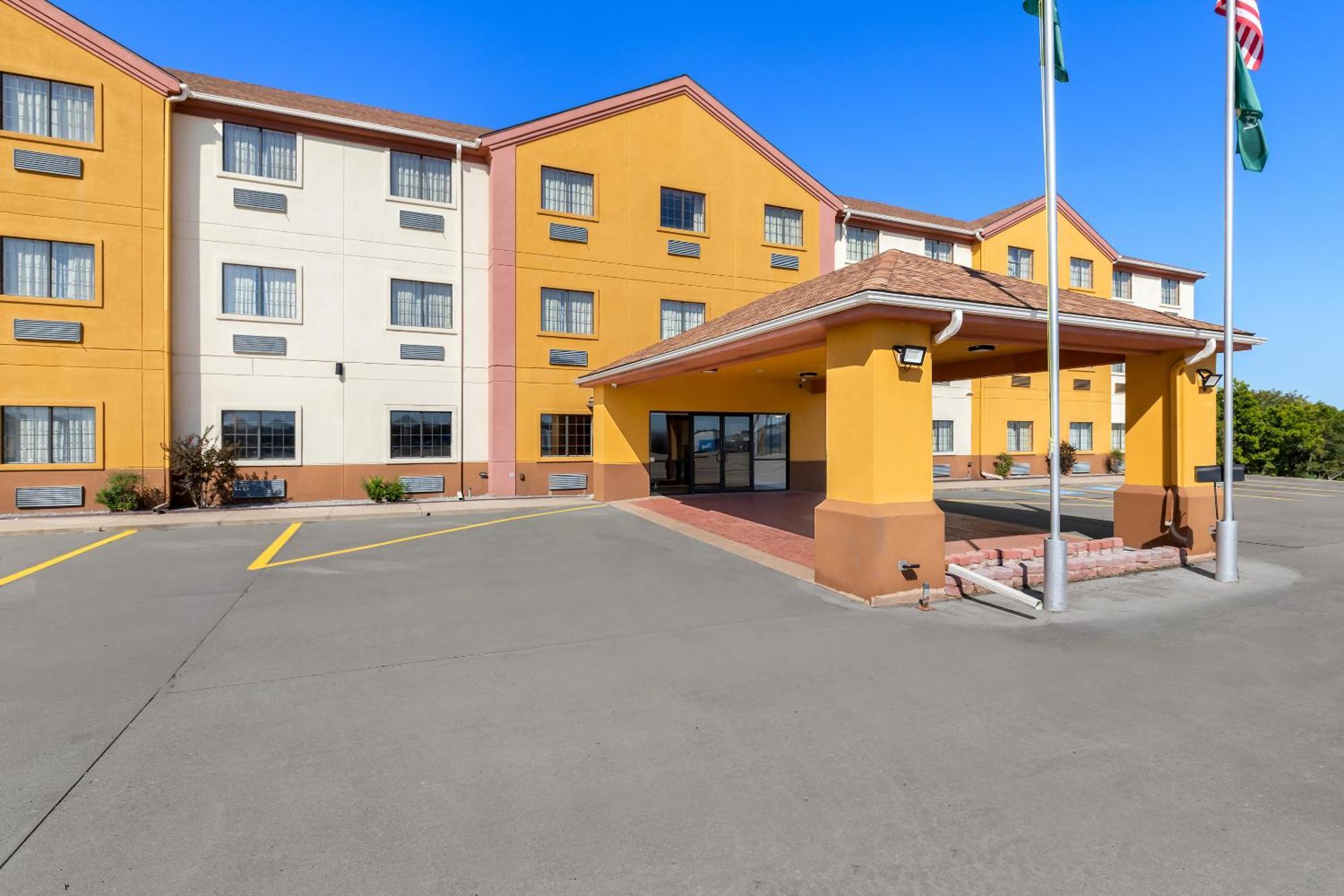 Quality Inn & Suites Mcalester Exterior photo